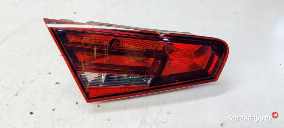 LAMPA LEWY TYŁ W KLAPĘ AUDI A3 8V 3D 8V3945093 Przystajń