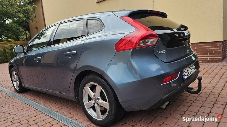 Volvo V40 16 T3 150 Lift 2012r Kamera 2 kpl kół serwisowany w ASO V40 sprzedam