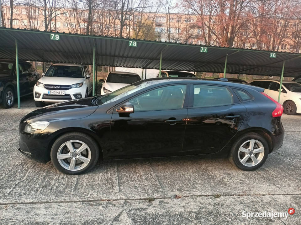 Volvo V40 niski przebieg zadbane II 2012 manualna