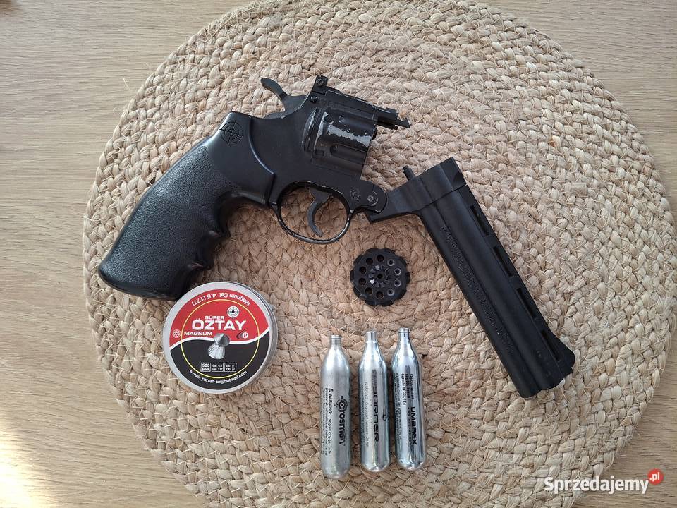 Rewolwer Crosman co2 45 mm Strzyżów sprzedam