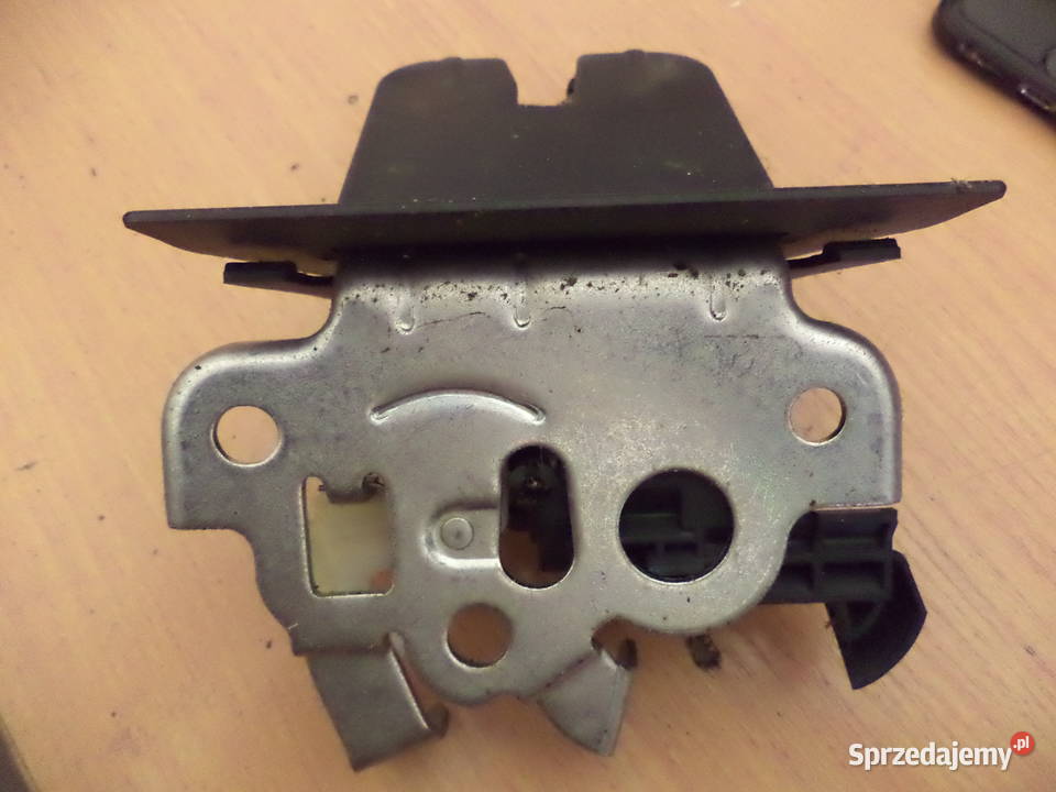 AUDI A4 B8 2009 2011 KOMBI ZAMEK TYLNEJ KLAPY wielkopolskie sprzedam