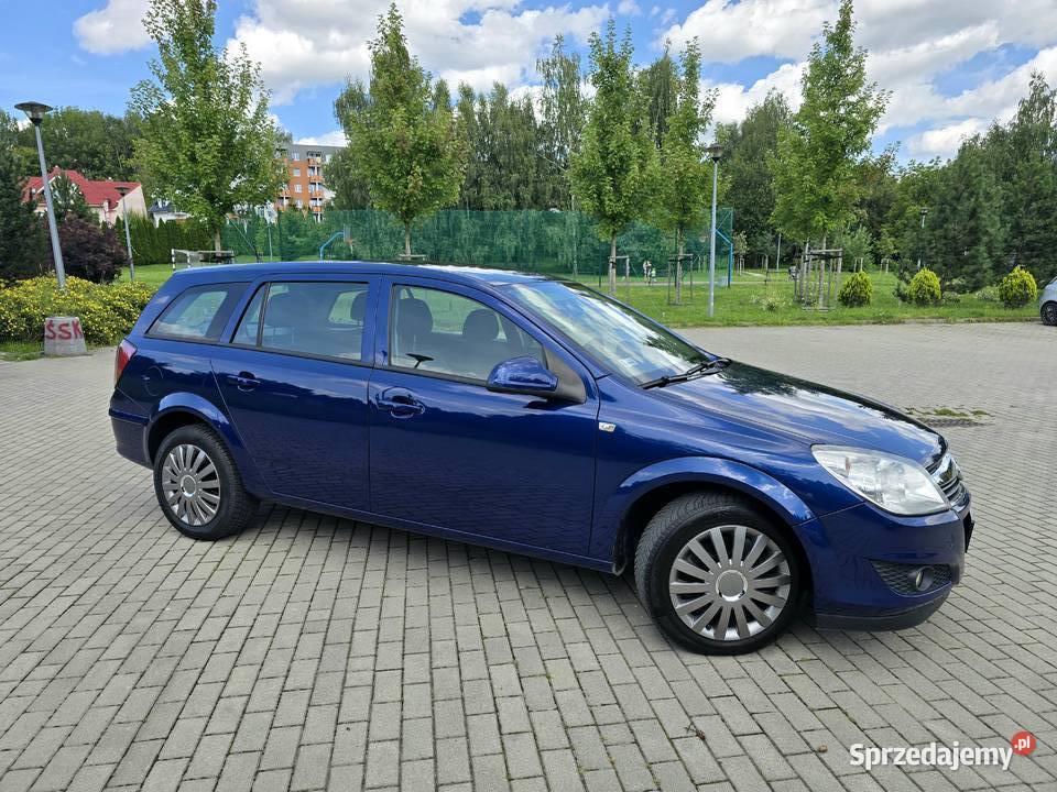 Opel Astra 13 CDTi LIFT klima 2010 Fajny stanBEZ granatowy Rzeszów