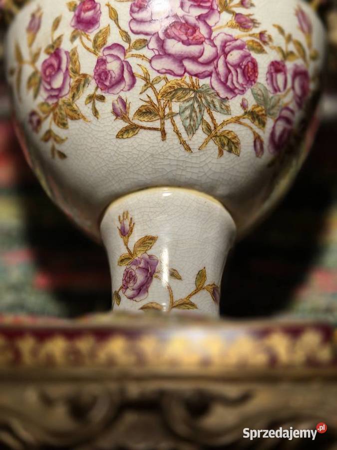 Porcelanowa waza królewska róże mosiądz ACD 118