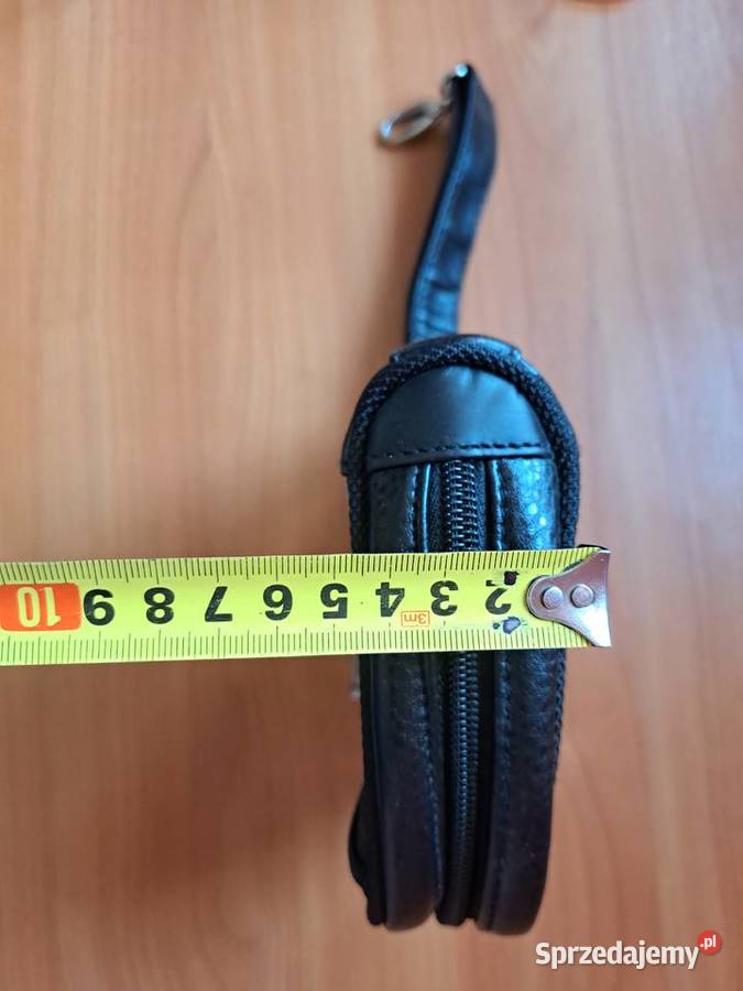 Czarna kosmetyczka etui Inny rodzaj  małopolskie Brzesko sprzedam