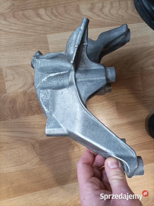 Audi Q5 80A łapa silnika