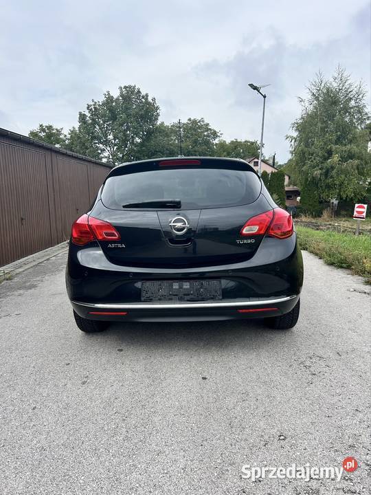 Opel Astra 14 turbo 140 2013 Rok produkcji 2013 Słomniki