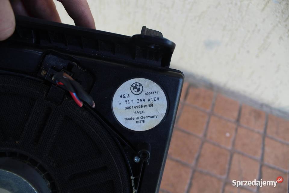 GŁOŚNIK SUBWOOFER PRAWY BMW E61 6919354 osobowe