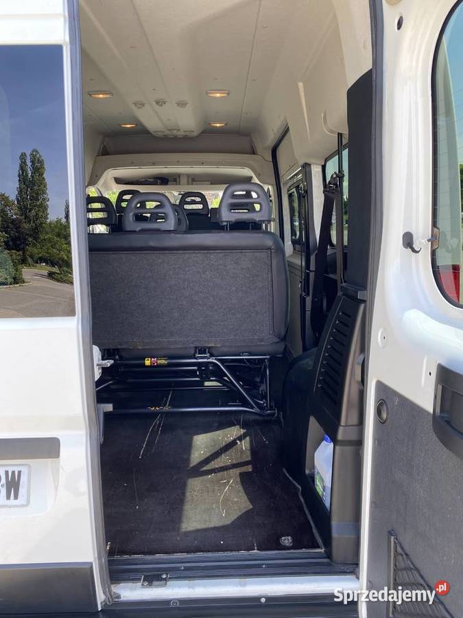 Sprzedam busa 9 osobowego niski przebieg Rok produkcji 2020 Autobusy i minibusy małopolskie Kraków