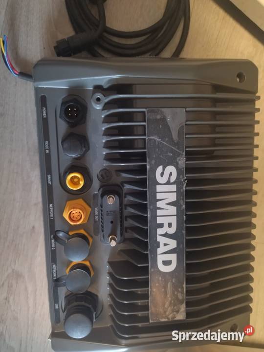 Wielofunkcyjny ploter nawigacyjny Simrad NSE8 GPS i akcesoria