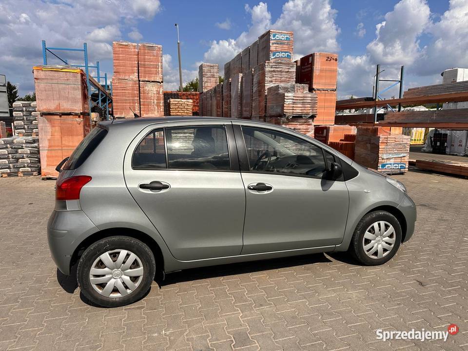 Toyata yaris salon polska bezwypadkowy pierwszy Radom sprzedam