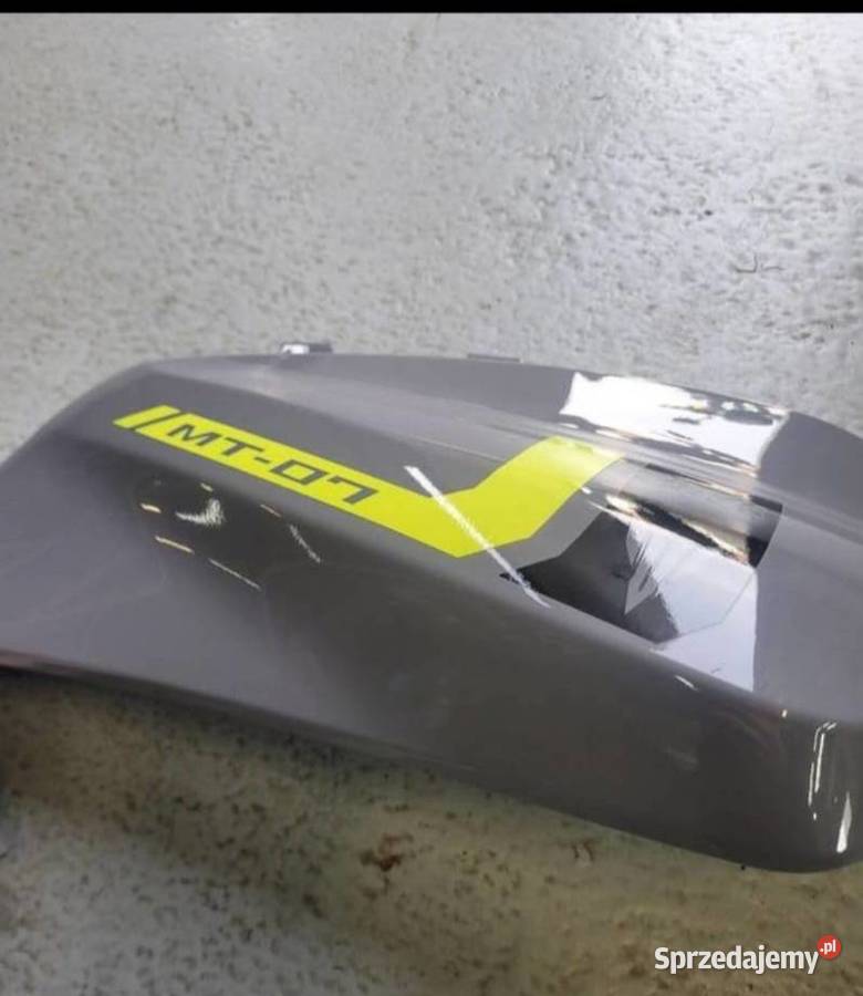 YAMAHA MT 07 MT07 NAKŁADKA ZBIORNIKA PRAWA WLOT Nowy Tomyśl
