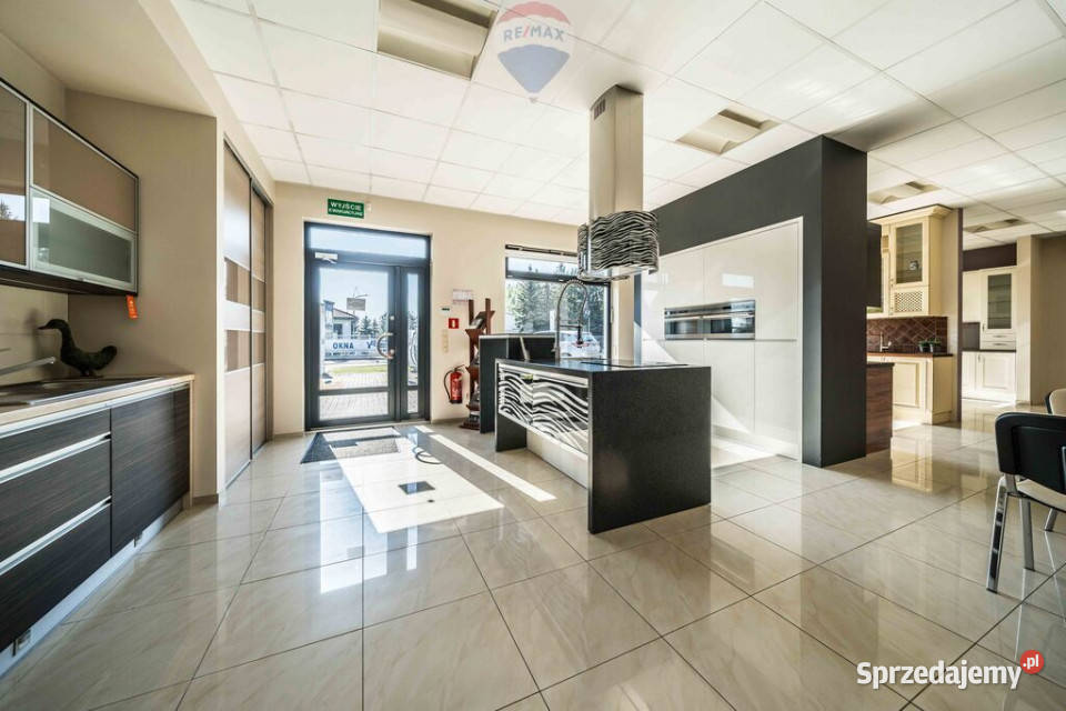 GóraTarnowo PodgórneLokalparkingwitryny Góra