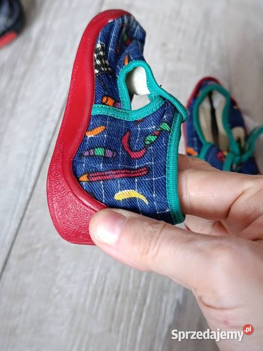 kapcie chłopięce rozmiar 18 długość wkładki 105 wielkopolskie