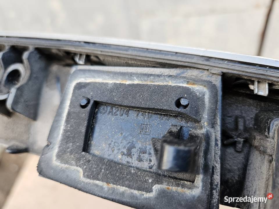 MERCEDES W204 LISTWA CHROM KLAPY BAGAŻNIKA TYŁ osobowe