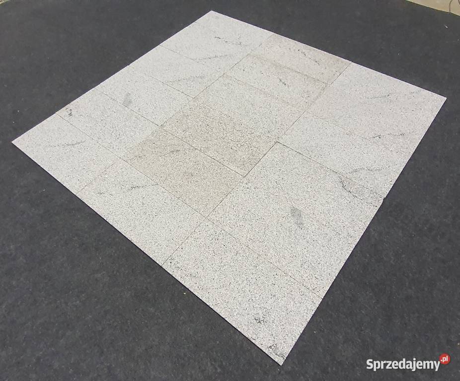 Płytki z granitu Bianco Sardo płomień na tarasy Bielawa