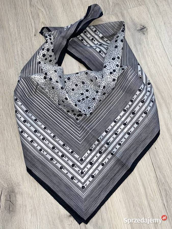 Promod ciekawa apaszka czerń biel kwiatuszki Bielsko-Biała