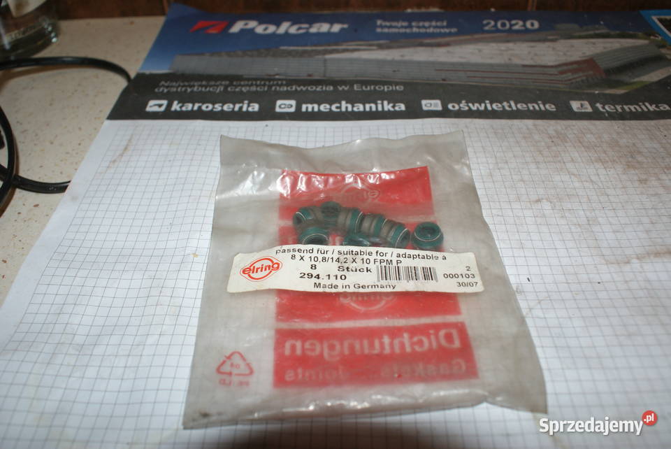 Uszczelniacz trzonka zaworu 8x108x142x10