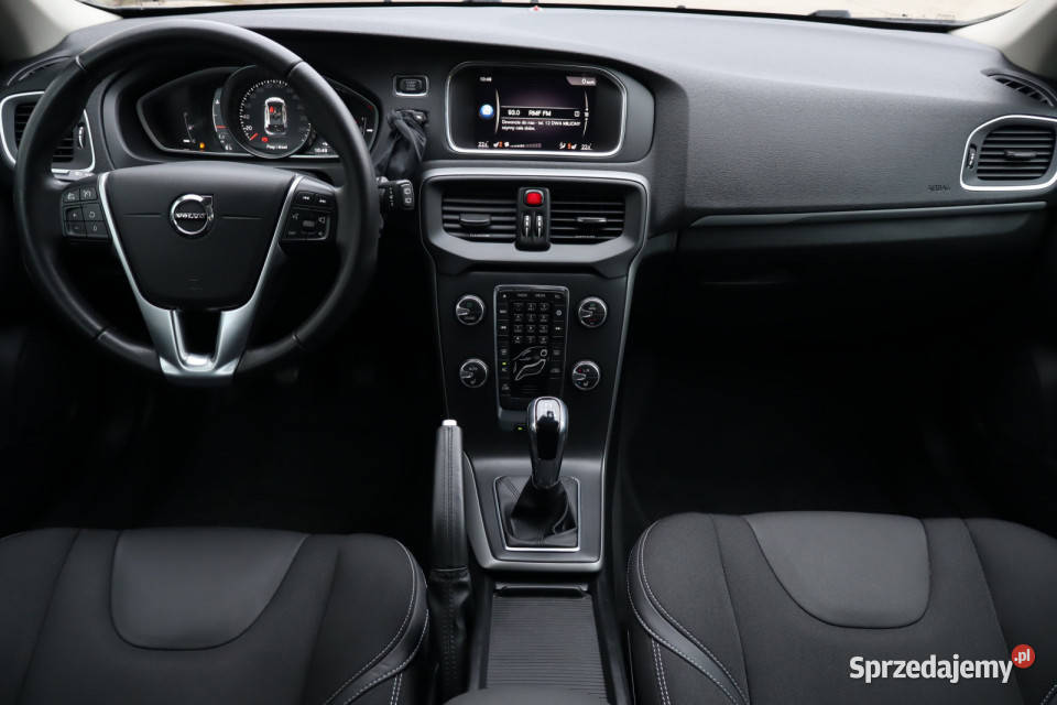 Volvo V40 20 T2 Rok produkcji 2019 Zabrze