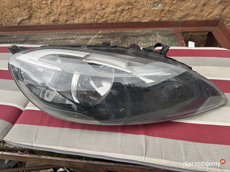 Volvo v40 II 2012 Lampa prawa przód Oe Eu osobowe kujawsko-pomorskie Świecie