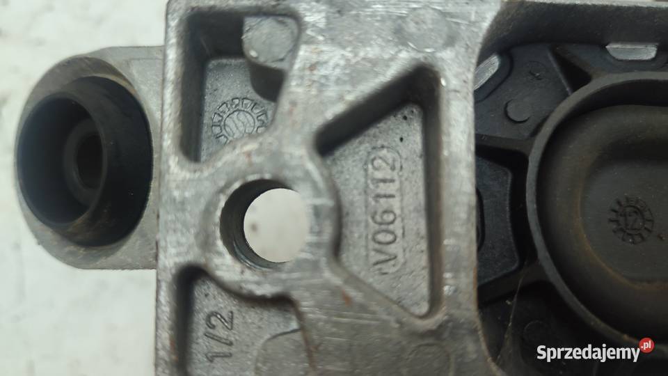 31PODUSZKA SILNIKA 13227712 OPEL INSIGNIA A 0814 osobowe Włoszczowa