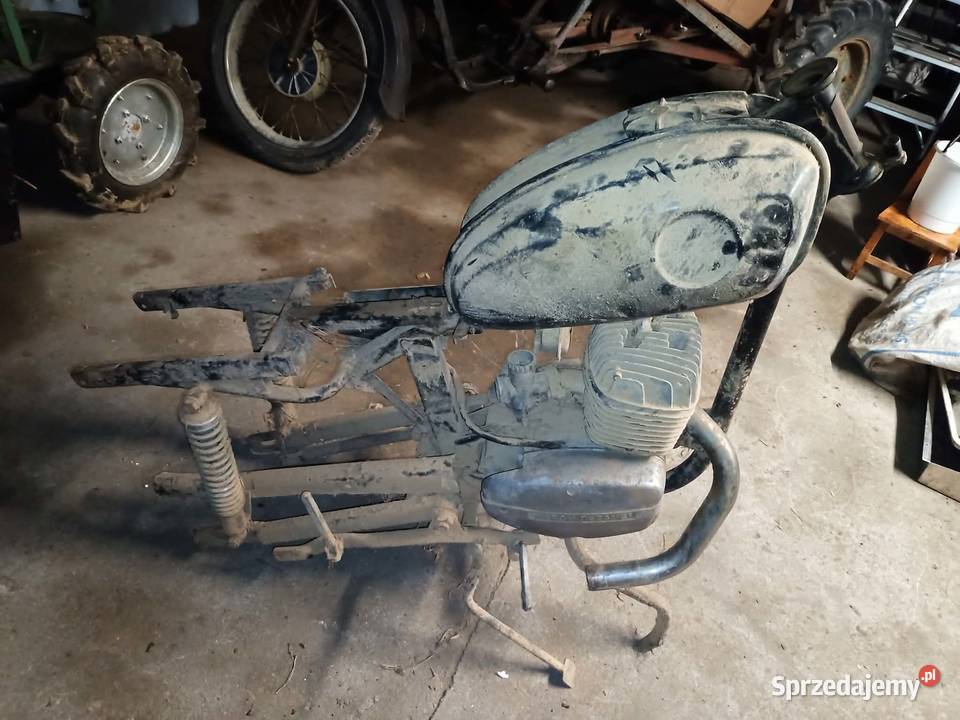 WSK 175 wyciagnieta ze Stodoły Łańcut