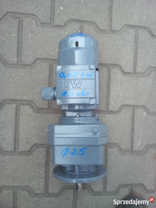 Motoreduktor 018 kW 13 obr 3faz Leszno