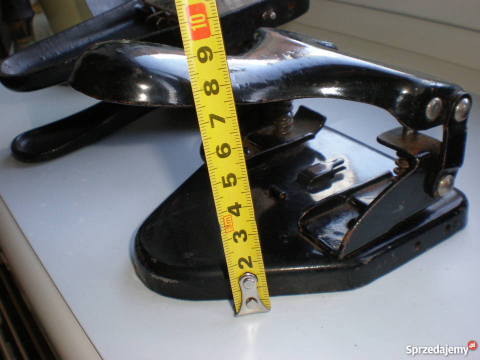 Zabytkowy stylowy ciężki dziurkacz biurowy Barlinek