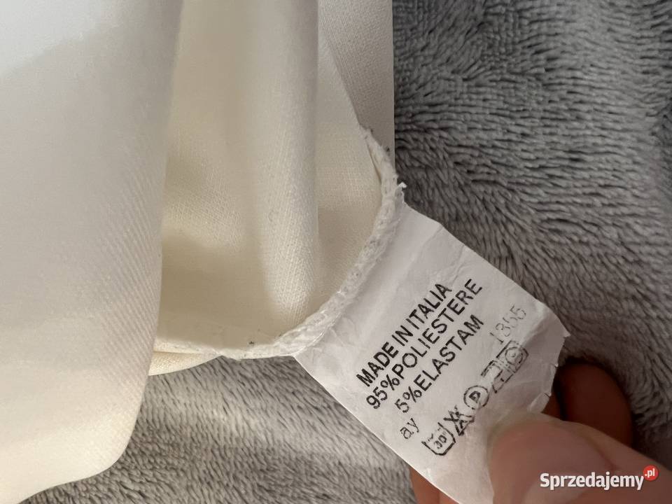 Włoska bluzka koszulka bez rękawów kremowa podkarpackie Jasło