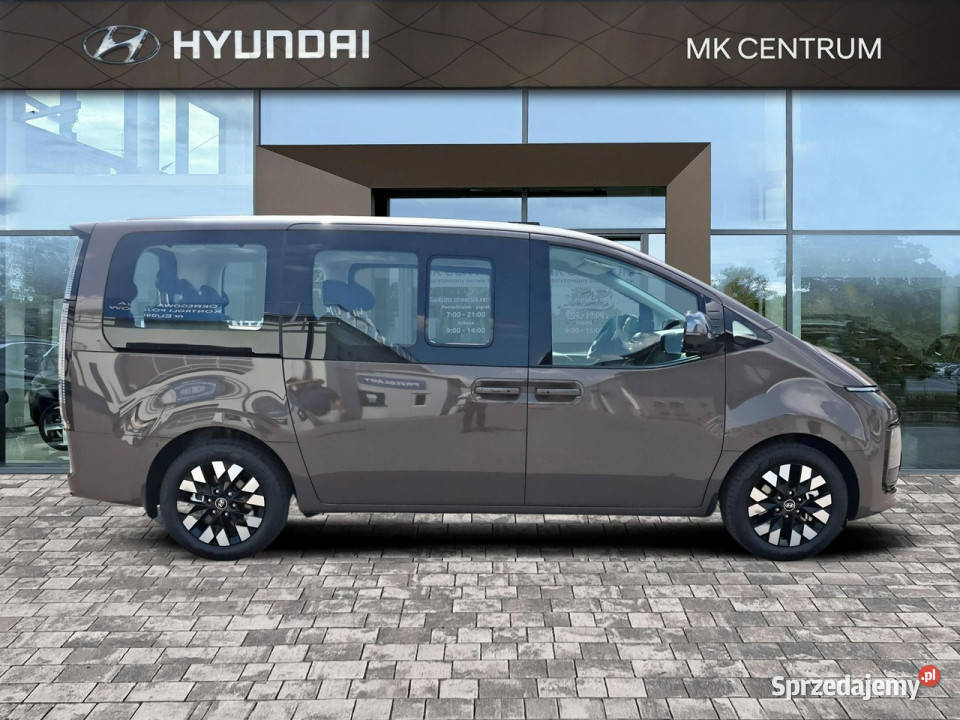 Hyundai Staria Świetna 16 TGDI HEV 6AT 2WD 225 Piotrków Trybunalski