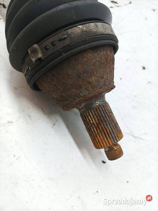 PÓŁOŚ LEWY PRZÓD 10 MPI 6C0407271H Skoda Fabia świętokrzyskie