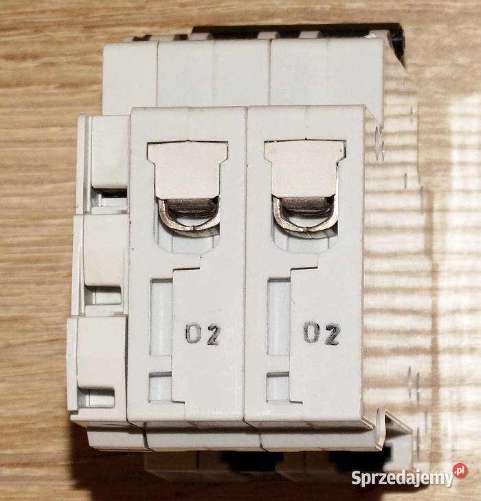 Wyłącznik nadprądowy ACDC E 82S UC B6 2P AEG śląskie sprzedam