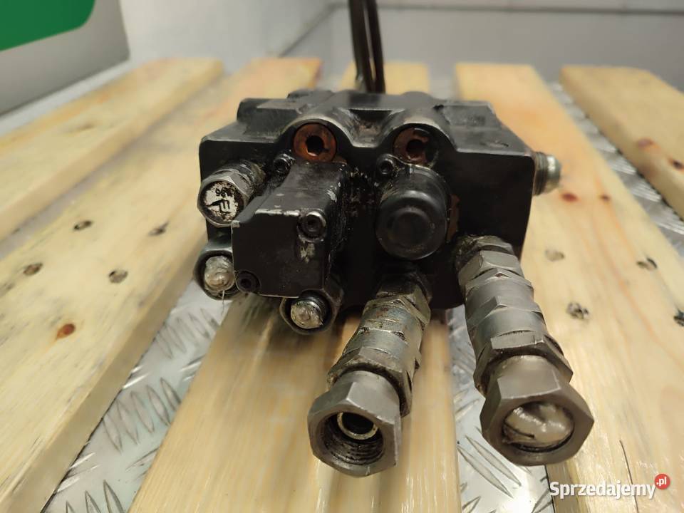 Rozdzielacz hydrauliczny ładowacza czołowego Wilkowo