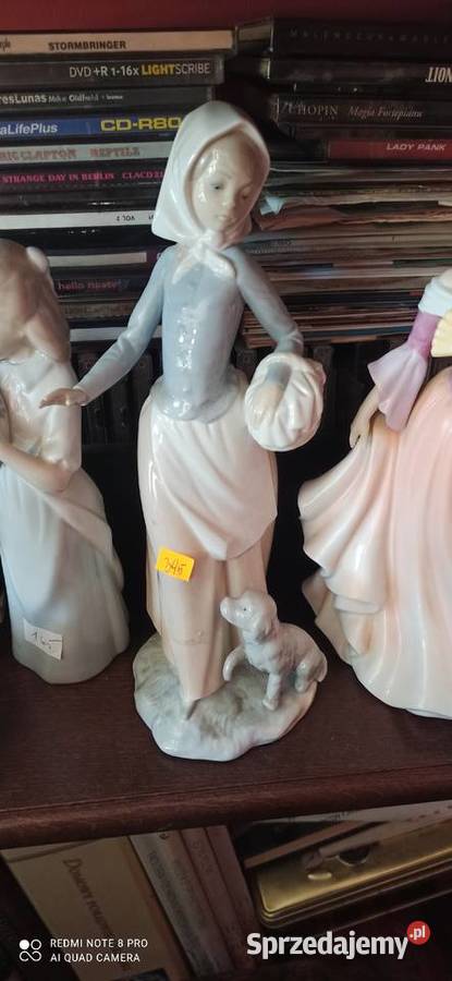 FIGURKA MŁODEJ DZIEWCZYNY Z pieskiem
Zaphir Made