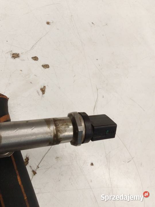 LISTWA WTRYSKOWA CZUJNIK AUDI VW TFSI 06J906051F Przystajń