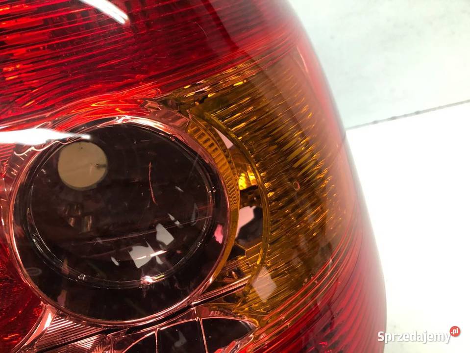 TOYOTA COROLLA E12 012004032007 HB LAMPA TYŁ Pozostałe Skarżysko-Kamienna