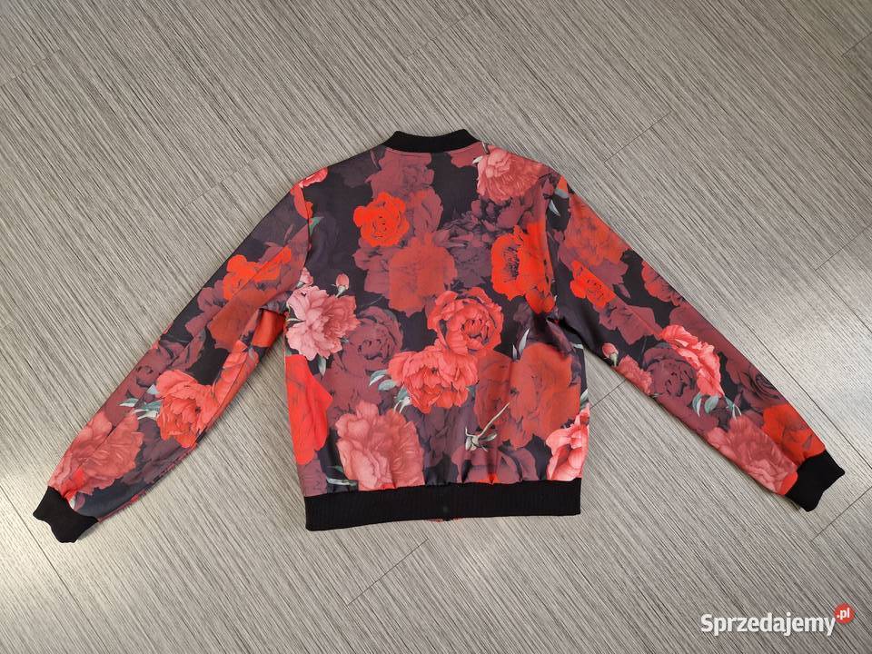 Lekka kurtka zapinana na zamek sprzedam