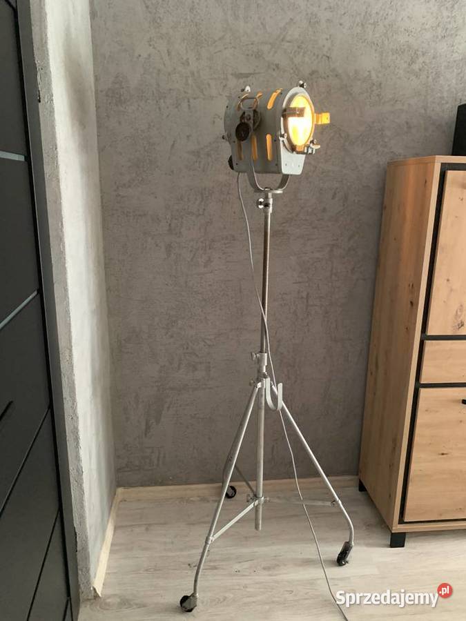 Ikona PRL lampa filmowa teatralna zabytek loft Poznań