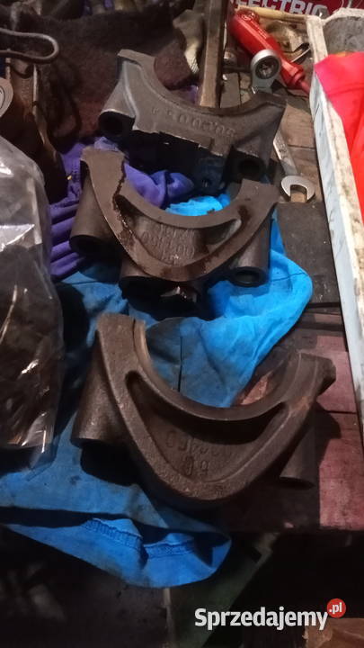 Podpory stopy wału i korbowody Ursus C328 pomorskie Kieleńska Huta