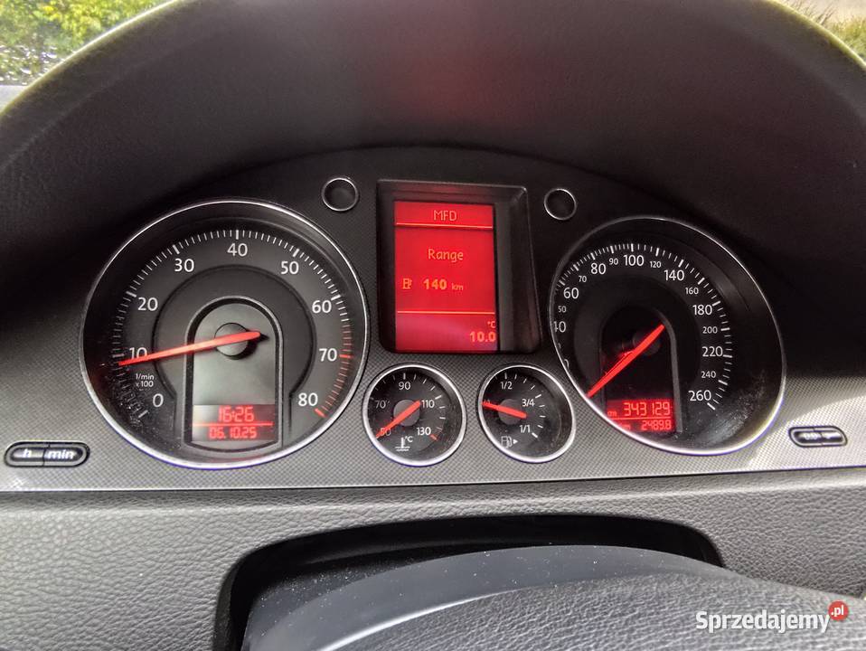 Sprzedam passata 16 benzyna 2006r