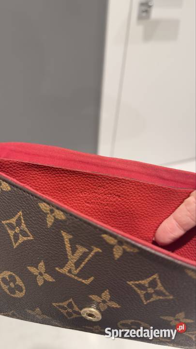 Mała brązowa torebka na złotym łańcuszku Katowice