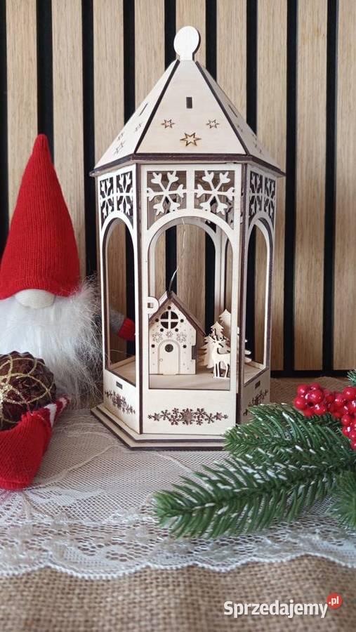 Drewniany lampion LED z domkiem i reniferem Bełchatów