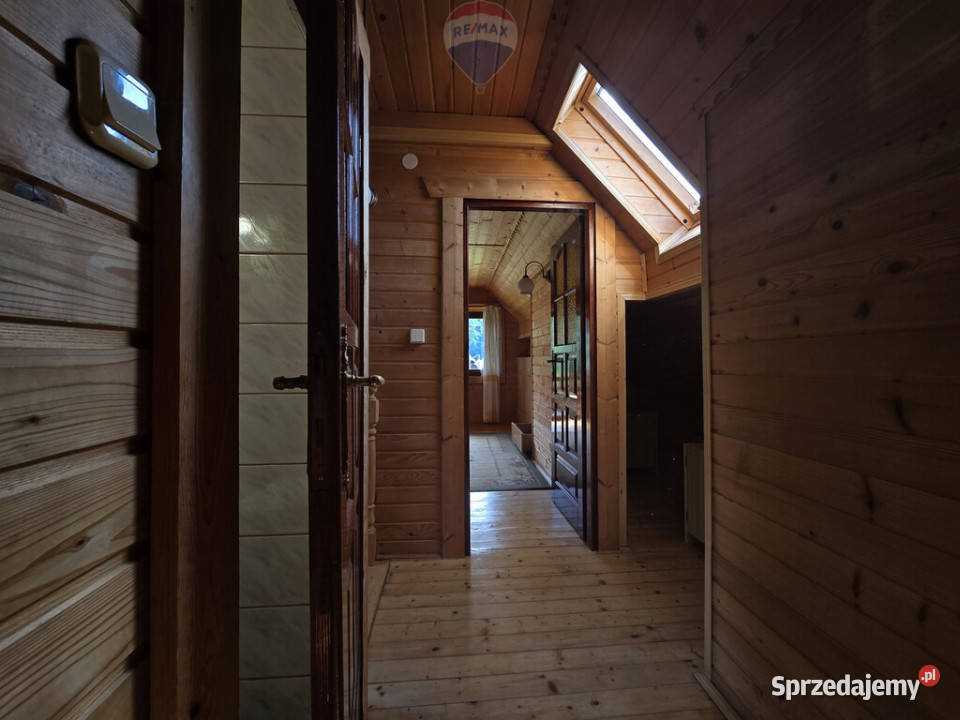 Uroczy dom z ogrodem w Zabrzeżu Małopolskie balkon