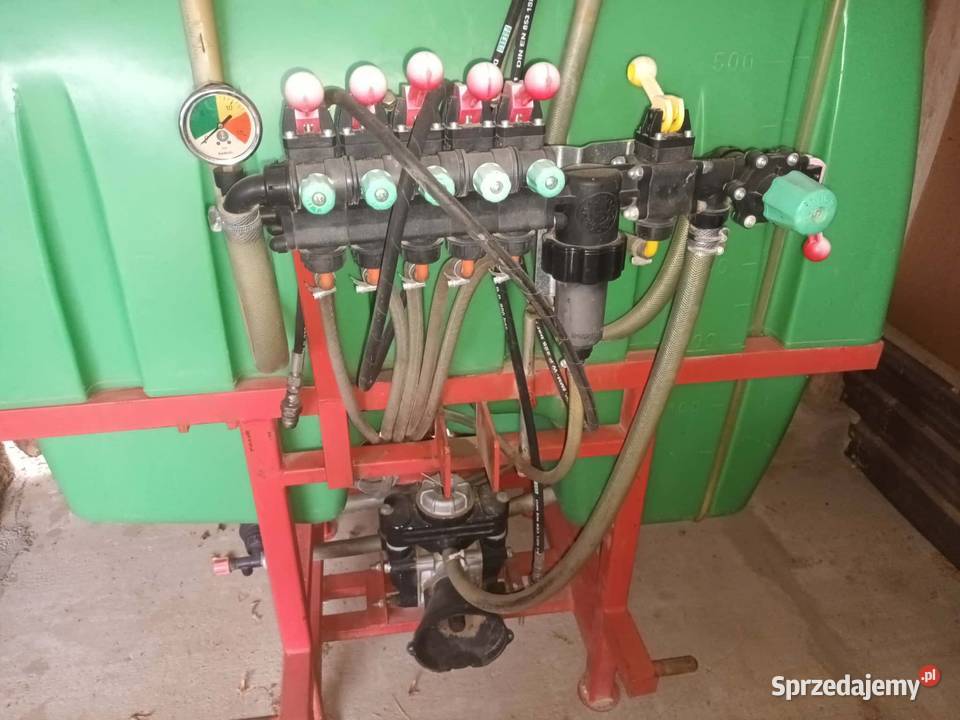 Opryskiwacz zawieszany 600 Litrów 15m