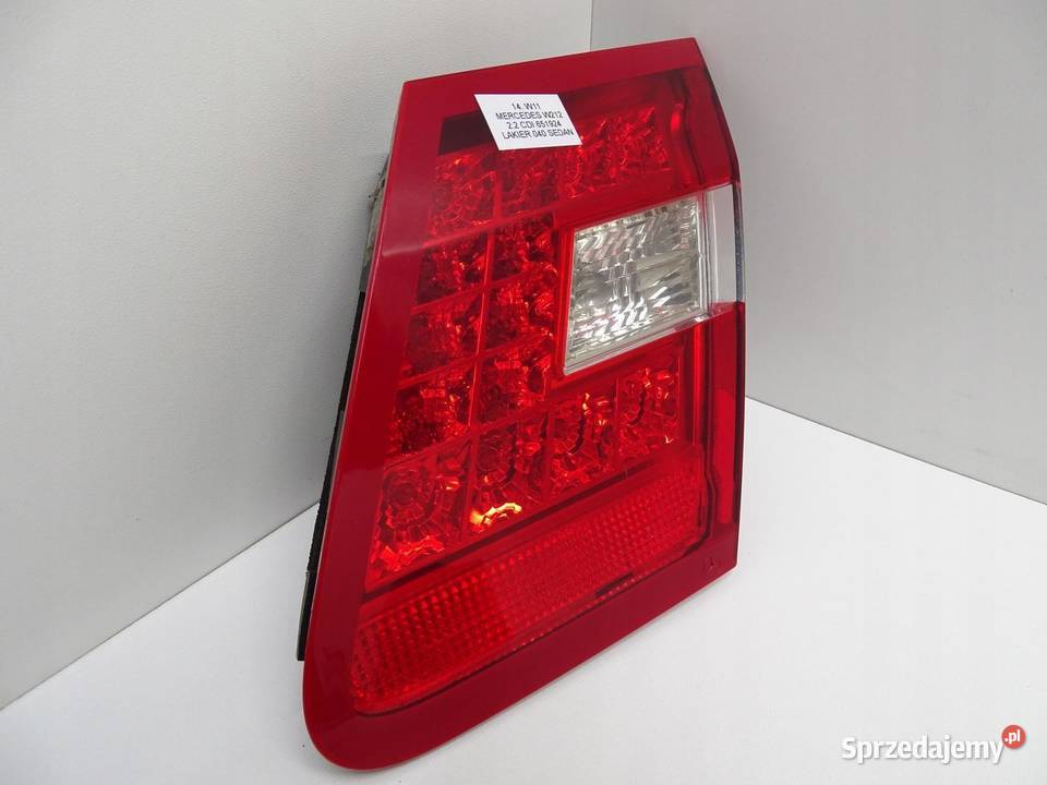 LAMPA PRAWY TYŁ PRAWA TYLNA W KLAPĘ A2129060258 osobowe