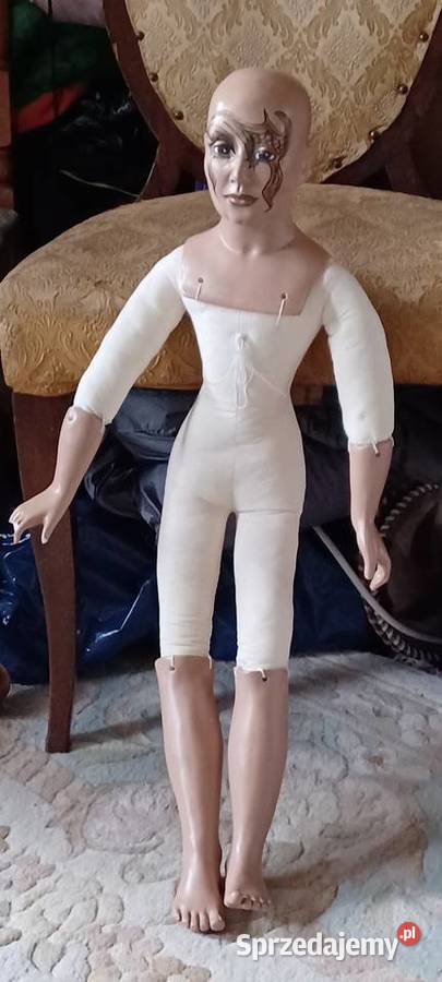 W POZNANIU KUP SYGNOWANA UBYTEK PORCELANA LALA inny kolor wielkopolskie