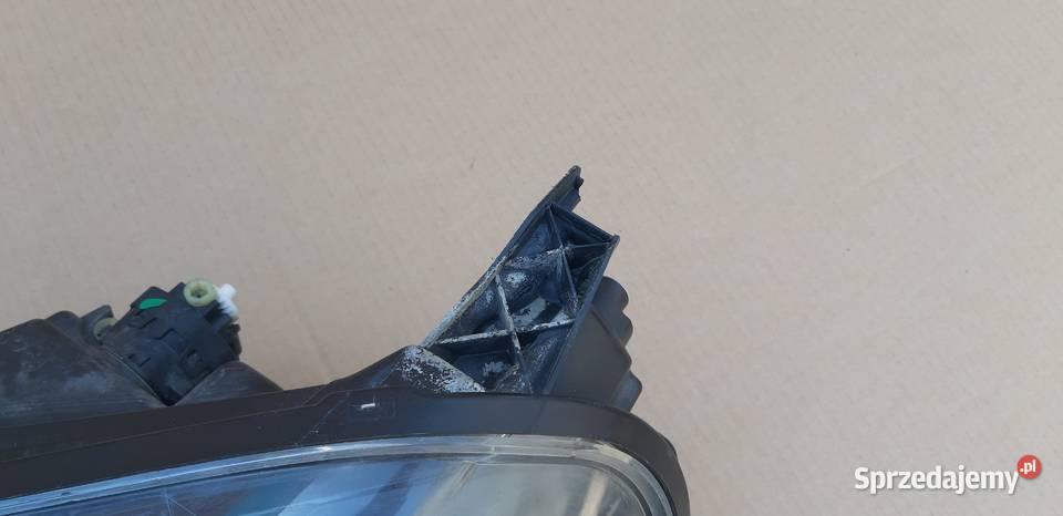 MERCEDES XKLASA W470 REFLEKTOR LEWY FULL LED Bieleń