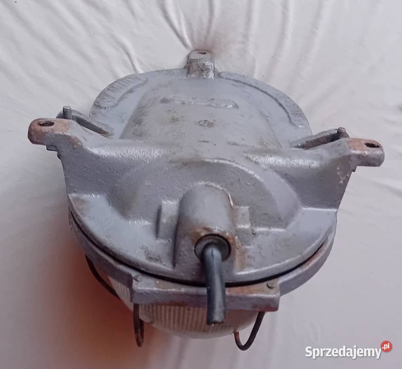Lampa przemysłowa tzw kanałowa ZAOS PRL Oprawa Koźminek