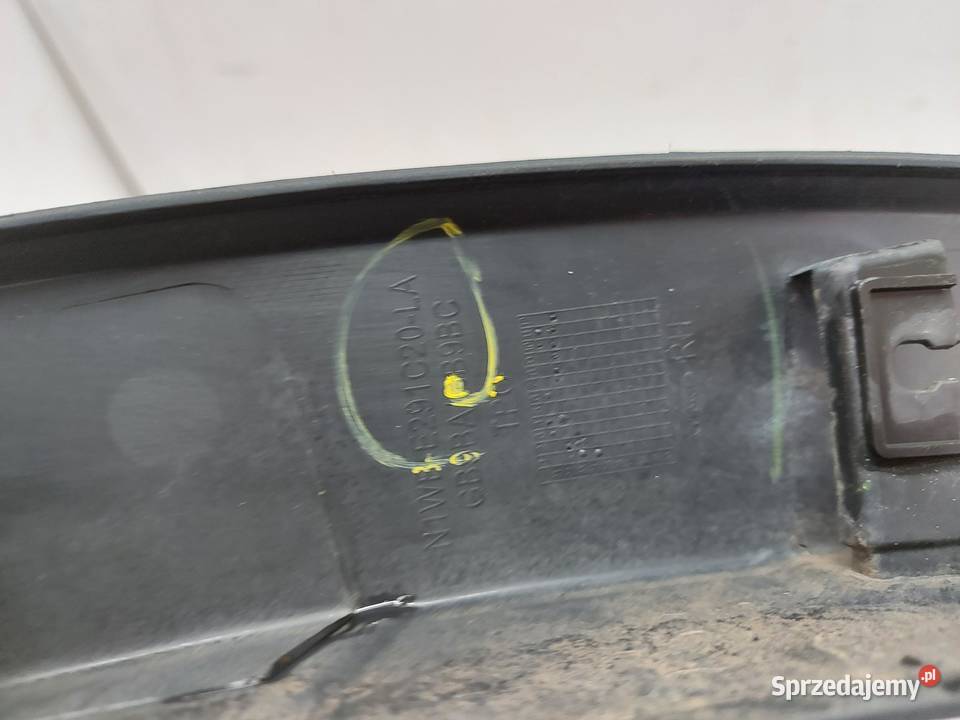 Ford Ranger VI 6 2024r LISTWA BŁOTNIKA PRAWY TYŁ