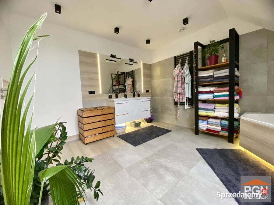 sprzedaży domu wolnostojącego 215m2 Pogorzelica 670m2 sprzedam