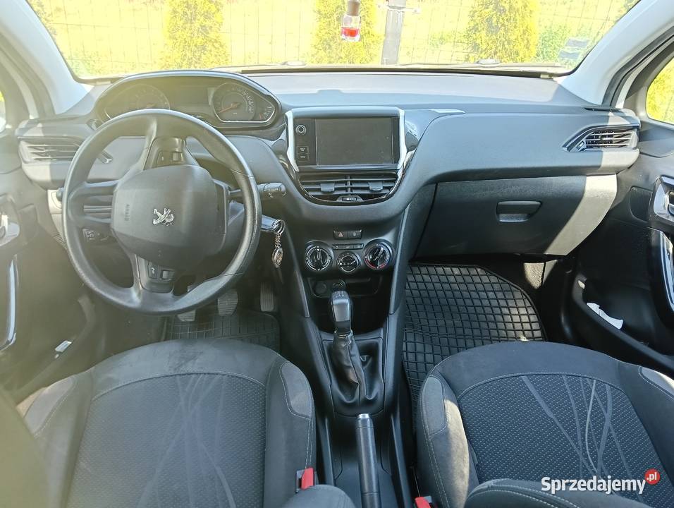 Peugeot 208 12 Benzyna Hatchback uszkodzony Janów Lubelski